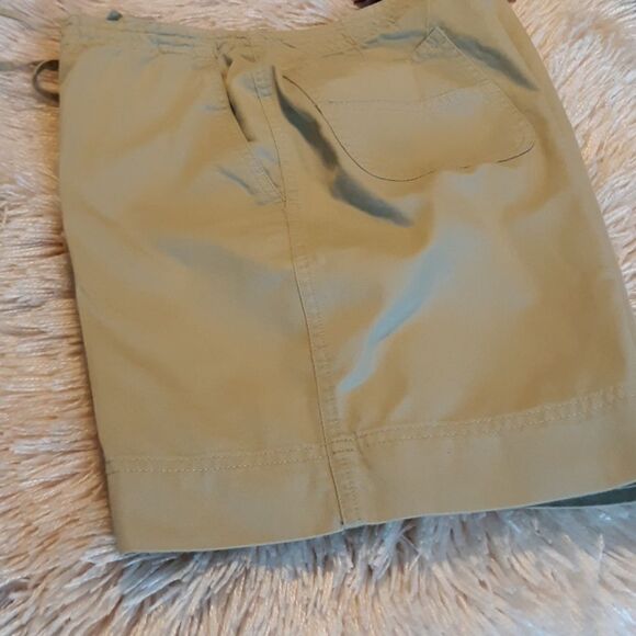 Liz Claiborne beige  Short Size 6P - Picture 3 of 11